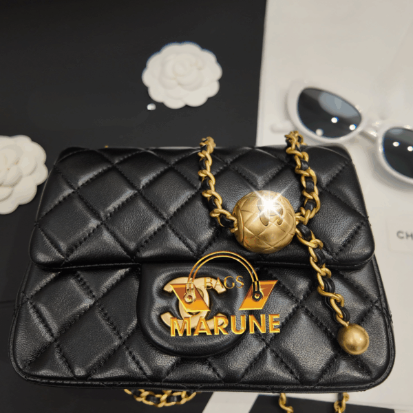 Túi Đeo Chéo nữ Nel 7 Charm Ball Crossbody Bag Màu Đen Size 18cm