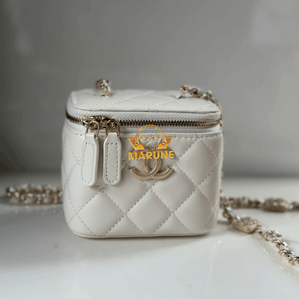 Túi Nữ Hàng Hiệu Đeo Chéo Classic Small Vanity With Chain Màu Trắng Charm - CN012